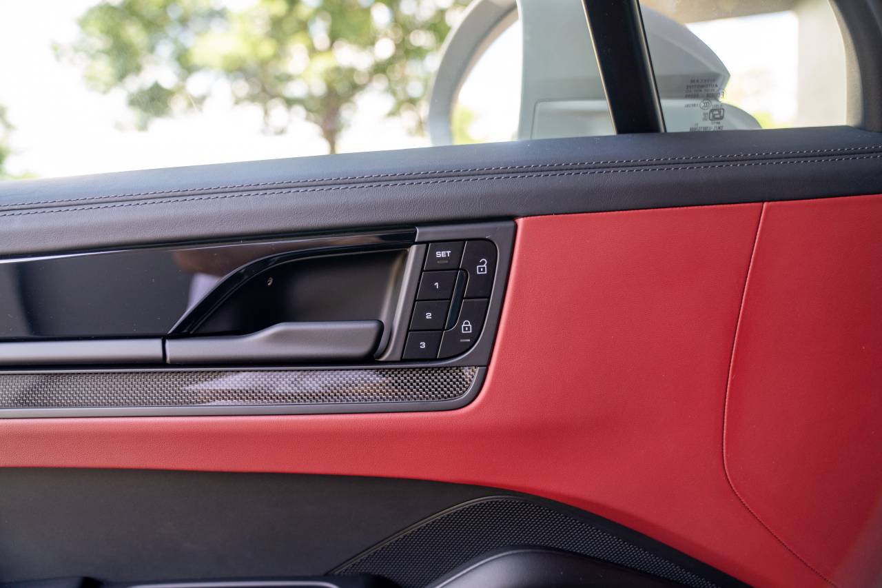 2025 Porsche Cayenne GTS photo 26