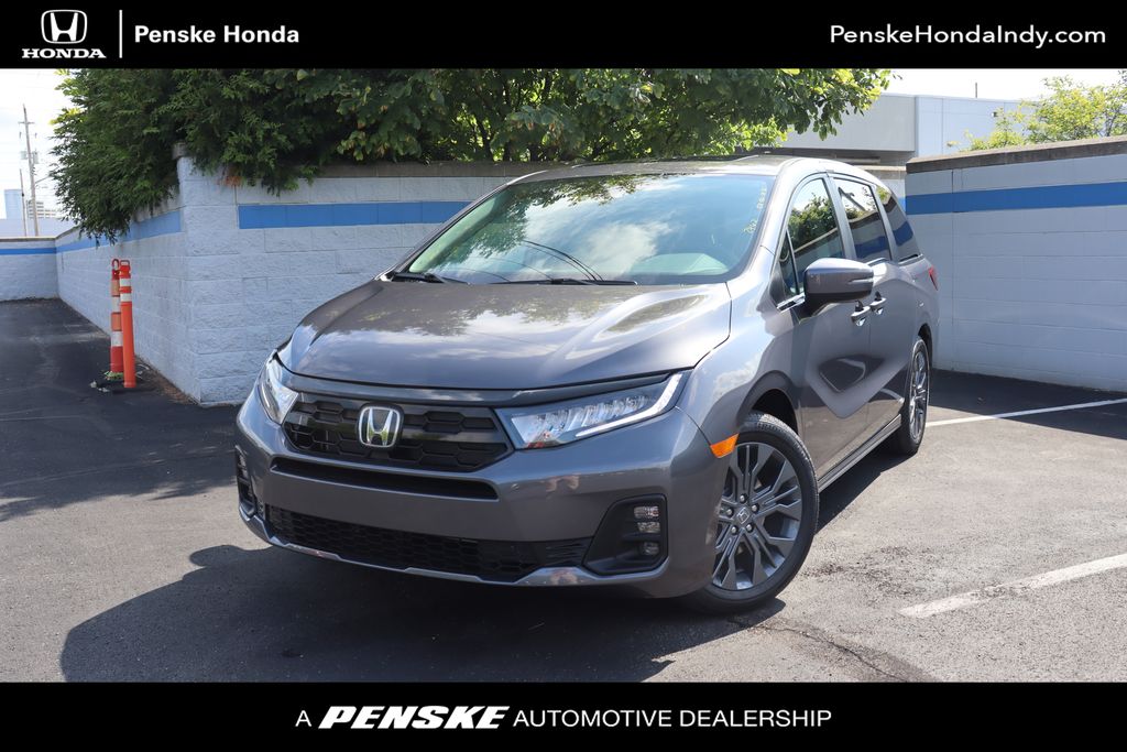2026 Honda Odyssey Touring's photo