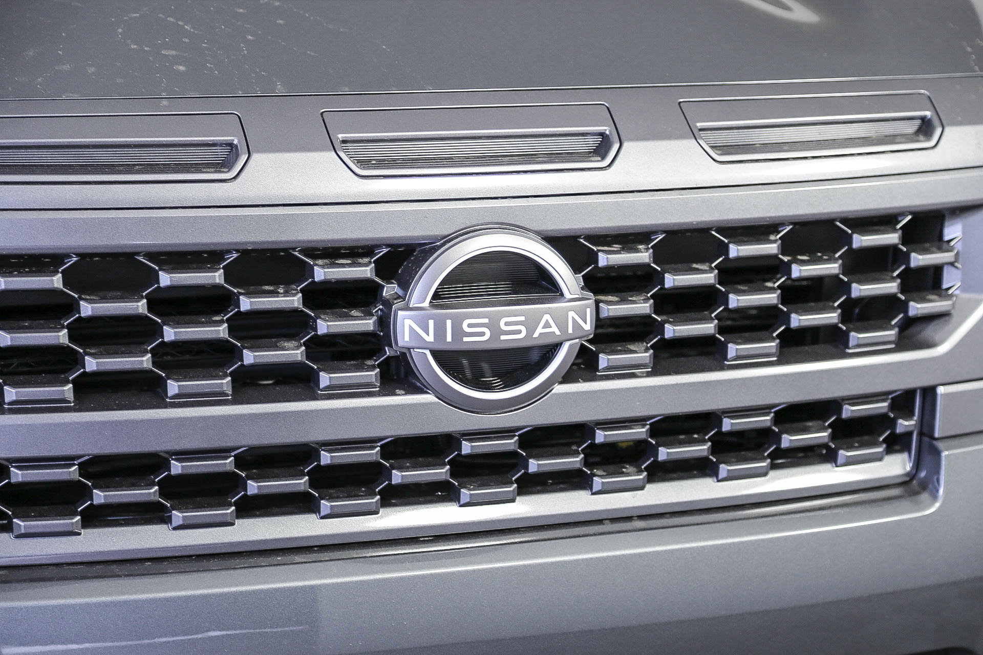 2025 Nissan Frontier SV photo 3