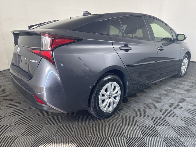 2022 Toyota Prius L photo 3
