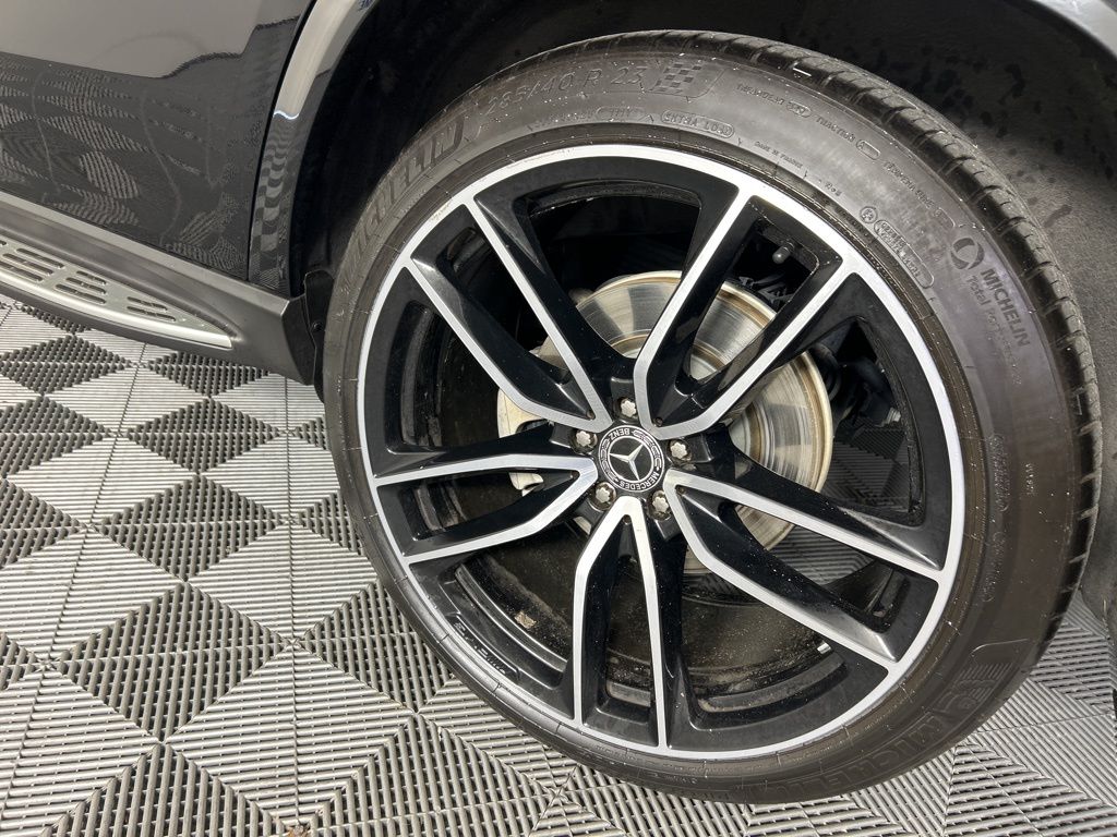 2022 Mercedes Benz GLS 450 4MATIC photo 4