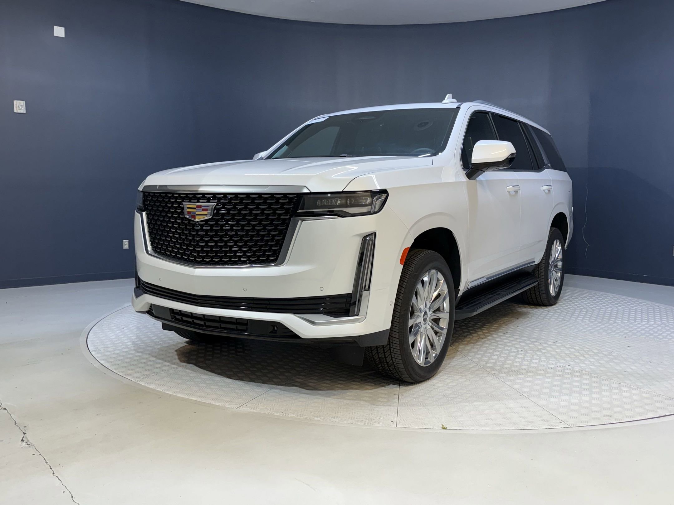 2024 Cadillac Escalade Premium Luxury photo 2