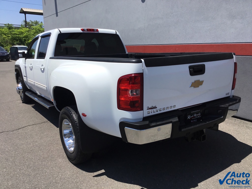 2011 Chevrolet Silverado 3500HD LTZ photo 6