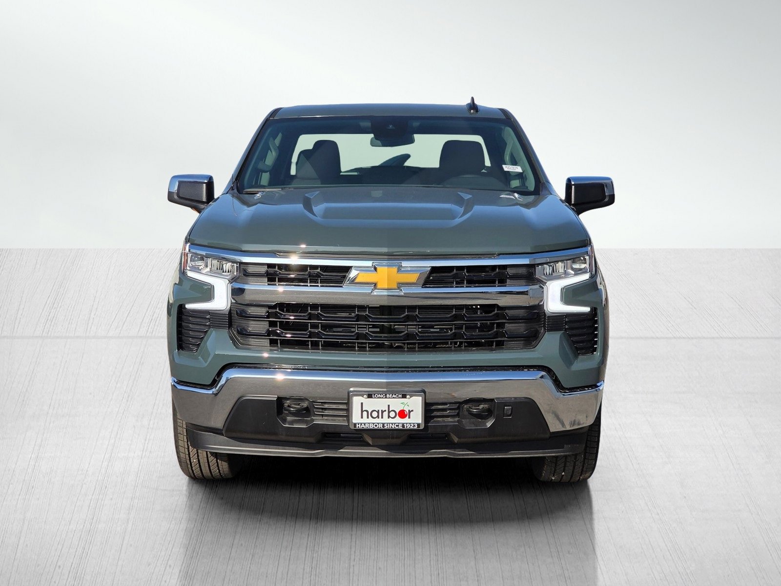 2025 Chevrolet Silverado 1500 LT photo 2