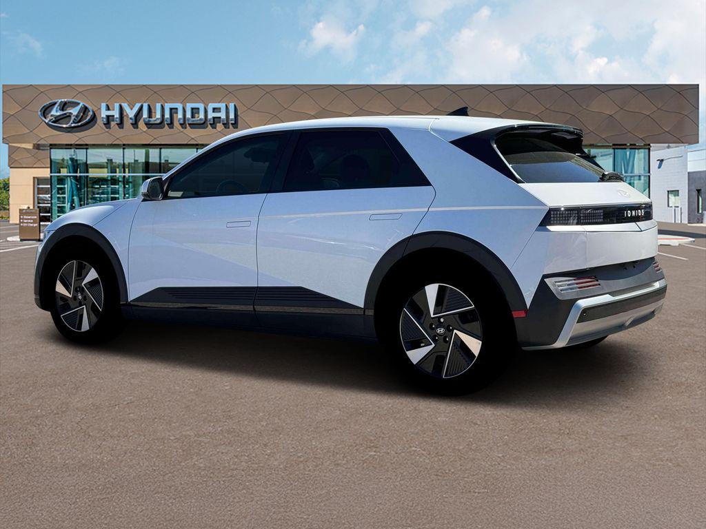 2025 Hyundai Ioniq 5 SE photo 4