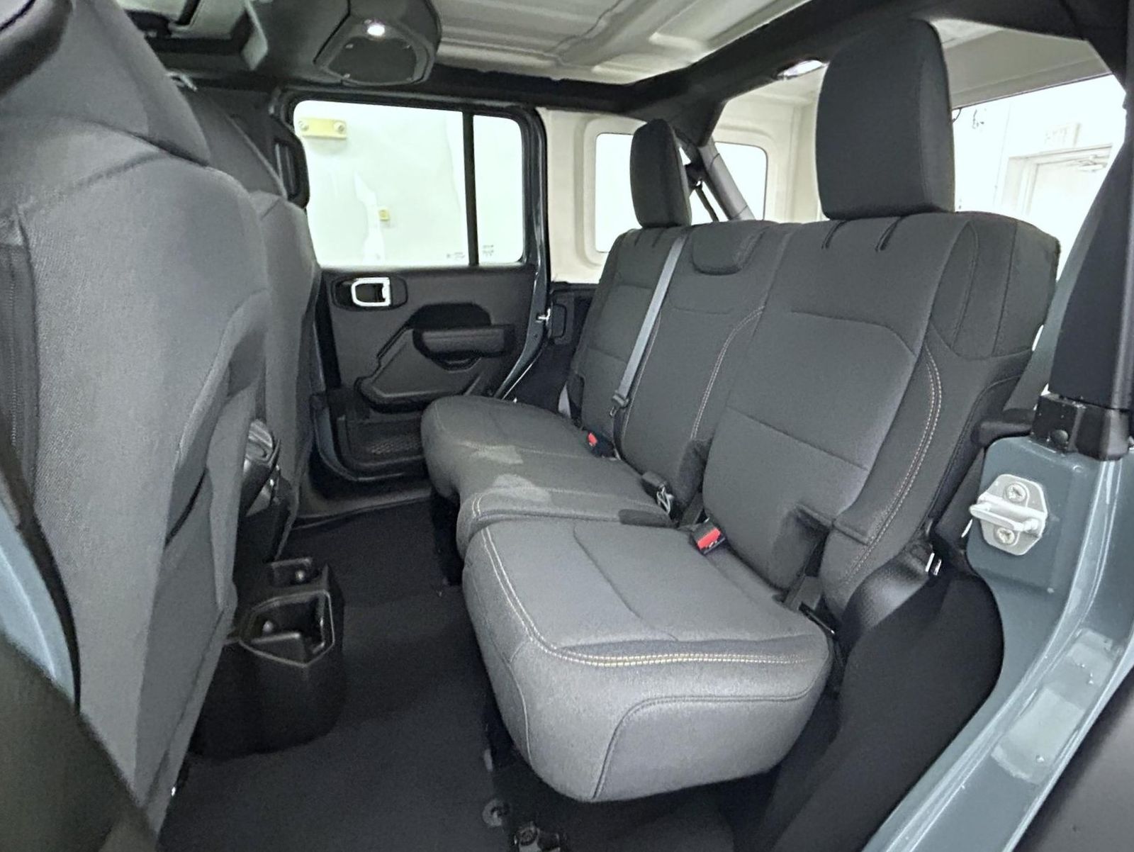 2025 Jeep Wrangler Sport S photo 18