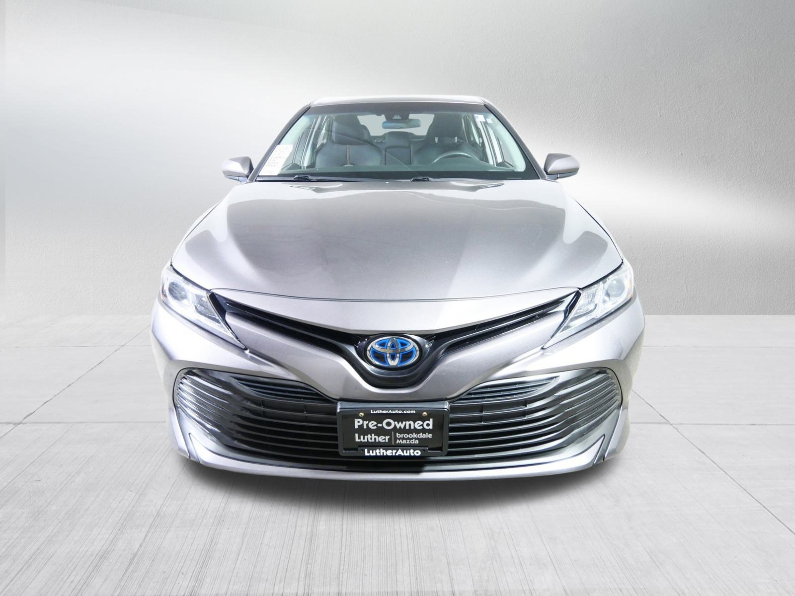 Used 2018 Toyota Camry LE with VIN 4T1B31HK4JU508585 for sale in Brooklyn Center, Minnesota