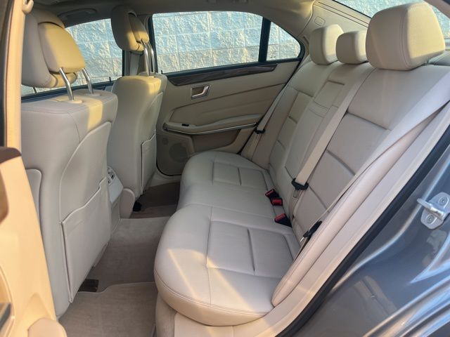 2014 Mercedes Benz E 350 photo 9