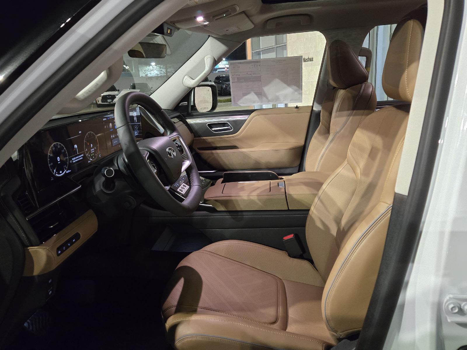 2026 Infiniti QX80 Luxe photo 3