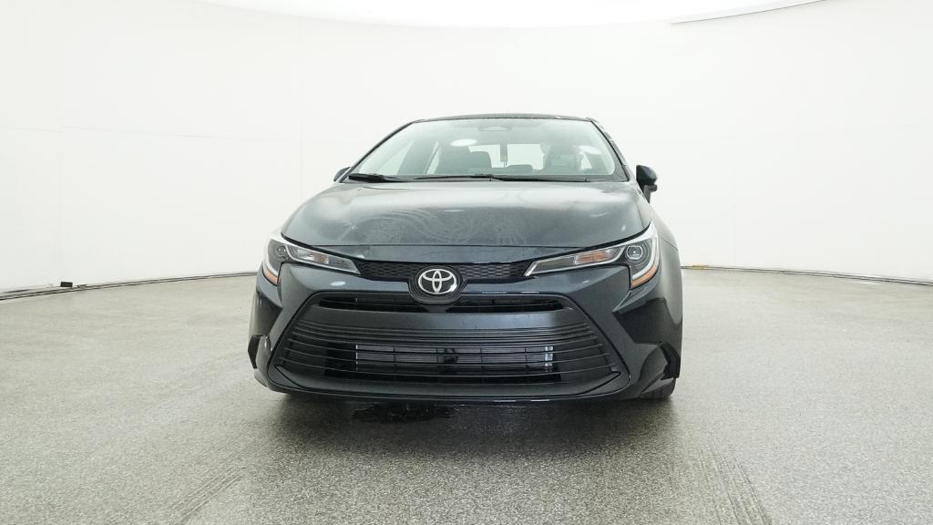 2025 Toyota Corolla LE photo 3