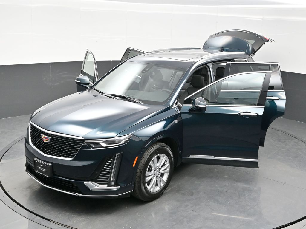 2025 Cadillac XT4 Luxury photo 35