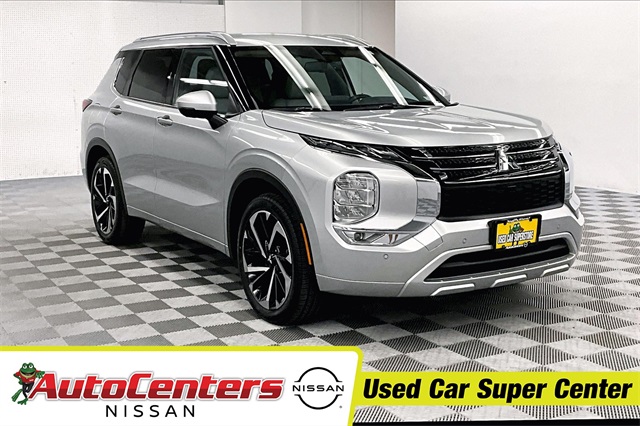 2024 Mitsubishi Outlander SEL's photo