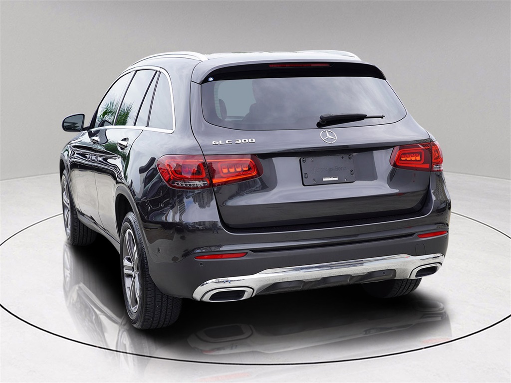 2022 Mercedes Benz GLC 300 photo 3