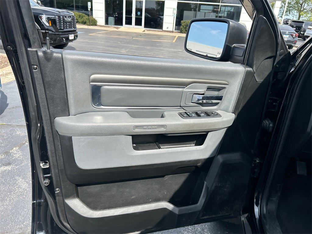 2020 Ram 1500 Classic photo 14