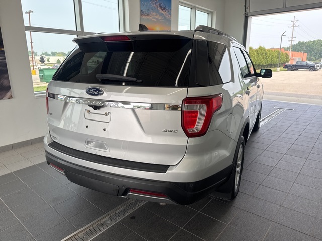 2019 Ford Explorer XLT photo 4