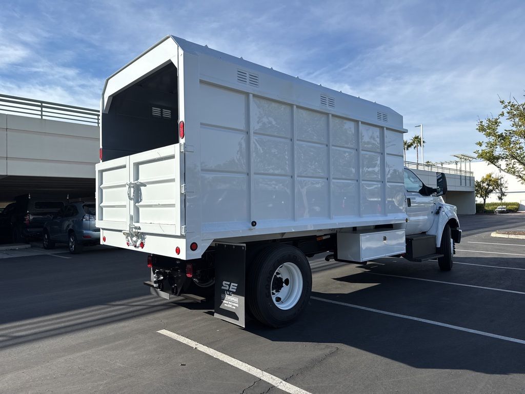 2025 Ford F-650 XL photo 4