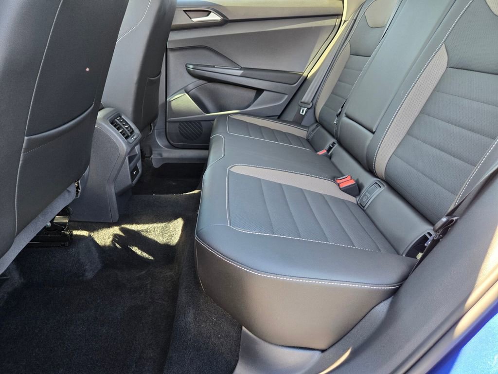 2022 Volkswagen Taos SEL photo 12