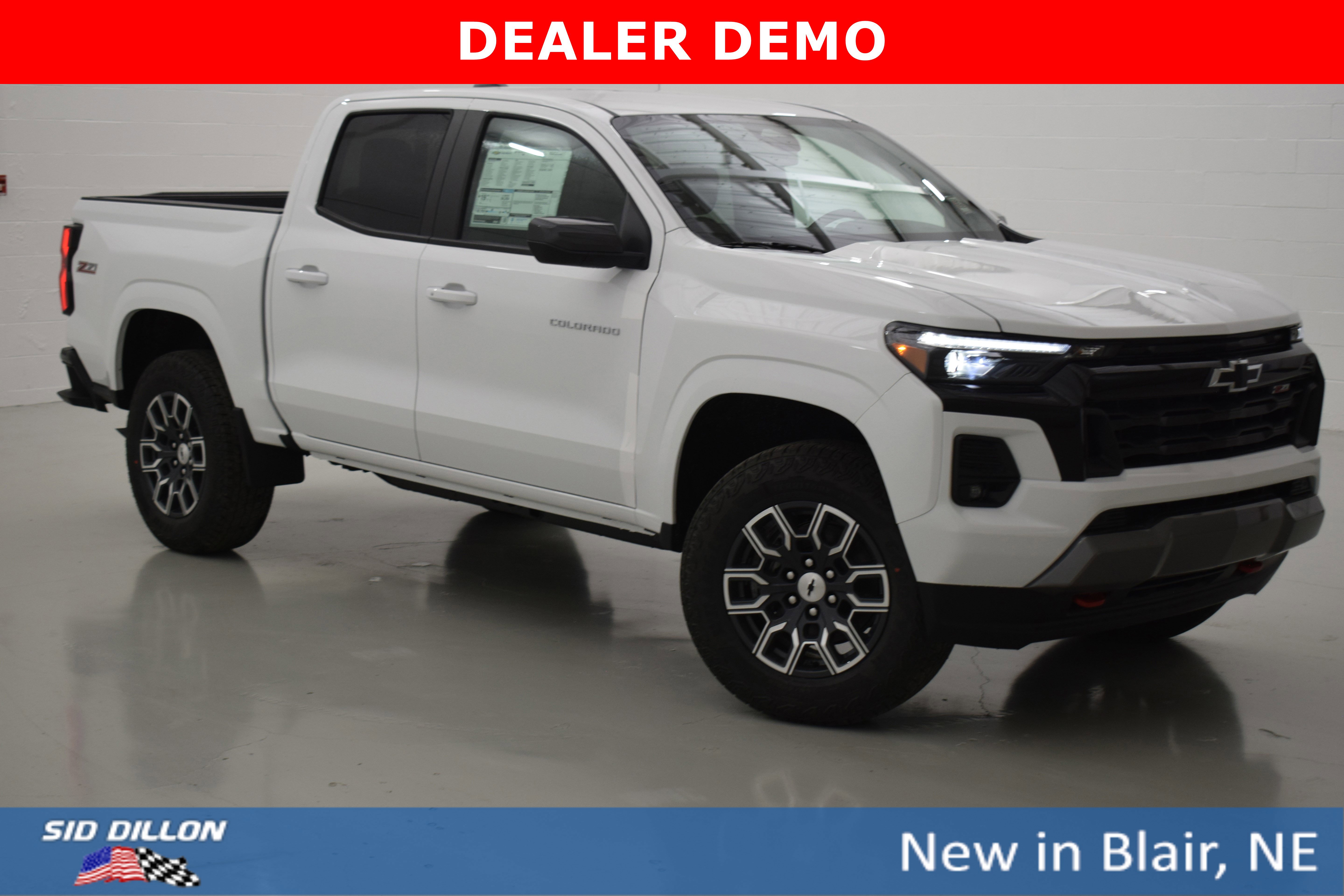 2025 Chevrolet Colorado Z71 photo 3