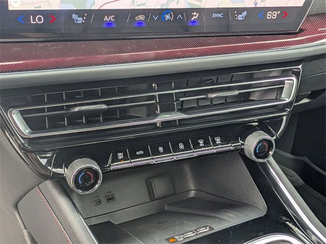 2026 Chevrolet Traverse Z71 photo 19