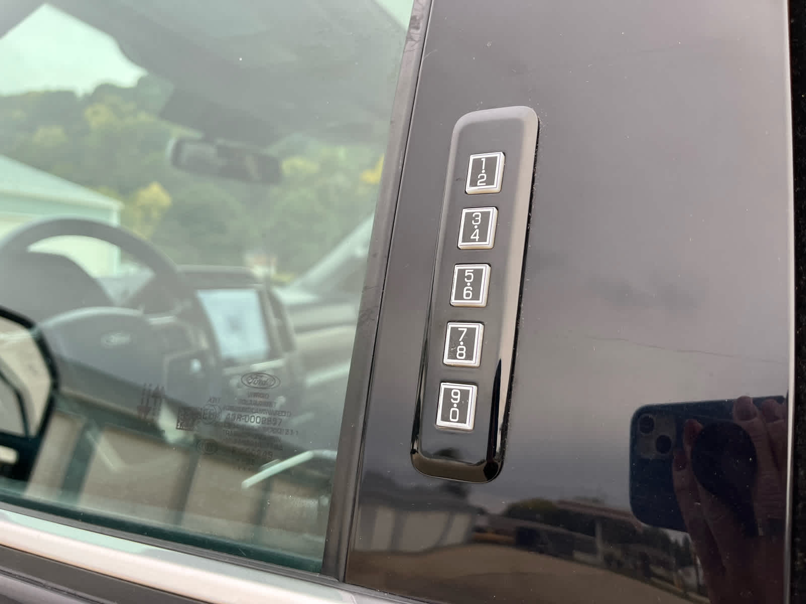 2022 Ford F-350 Limited photo 12