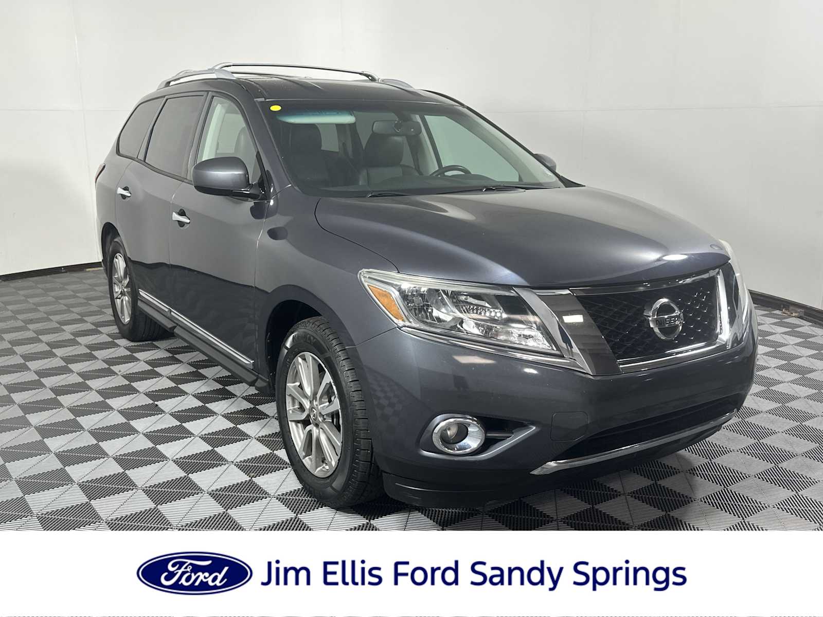 2014 Nissan Pathfinder SL photo 2