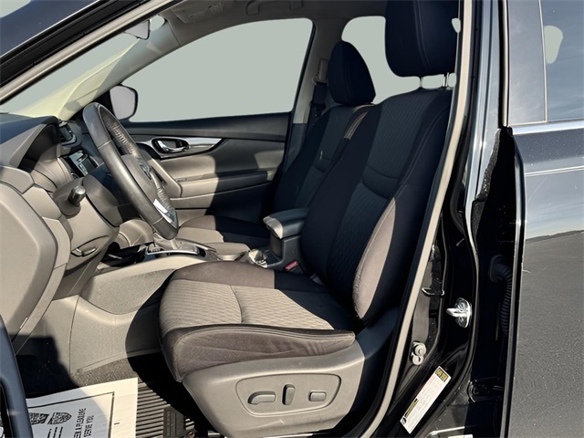 2018 Nissan Rogue SV photo 10