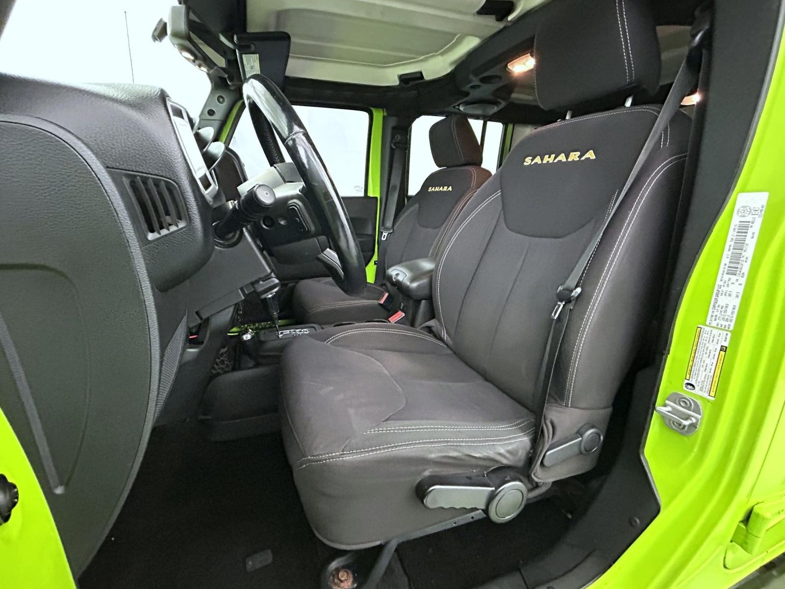2013 Jeep Wrangler Unlimited Sahara photo 9