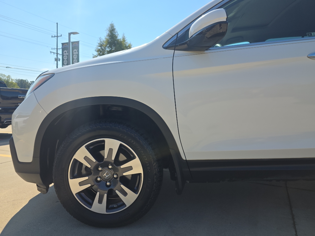 2019 Honda Ridgeline RTL-E photo 4
