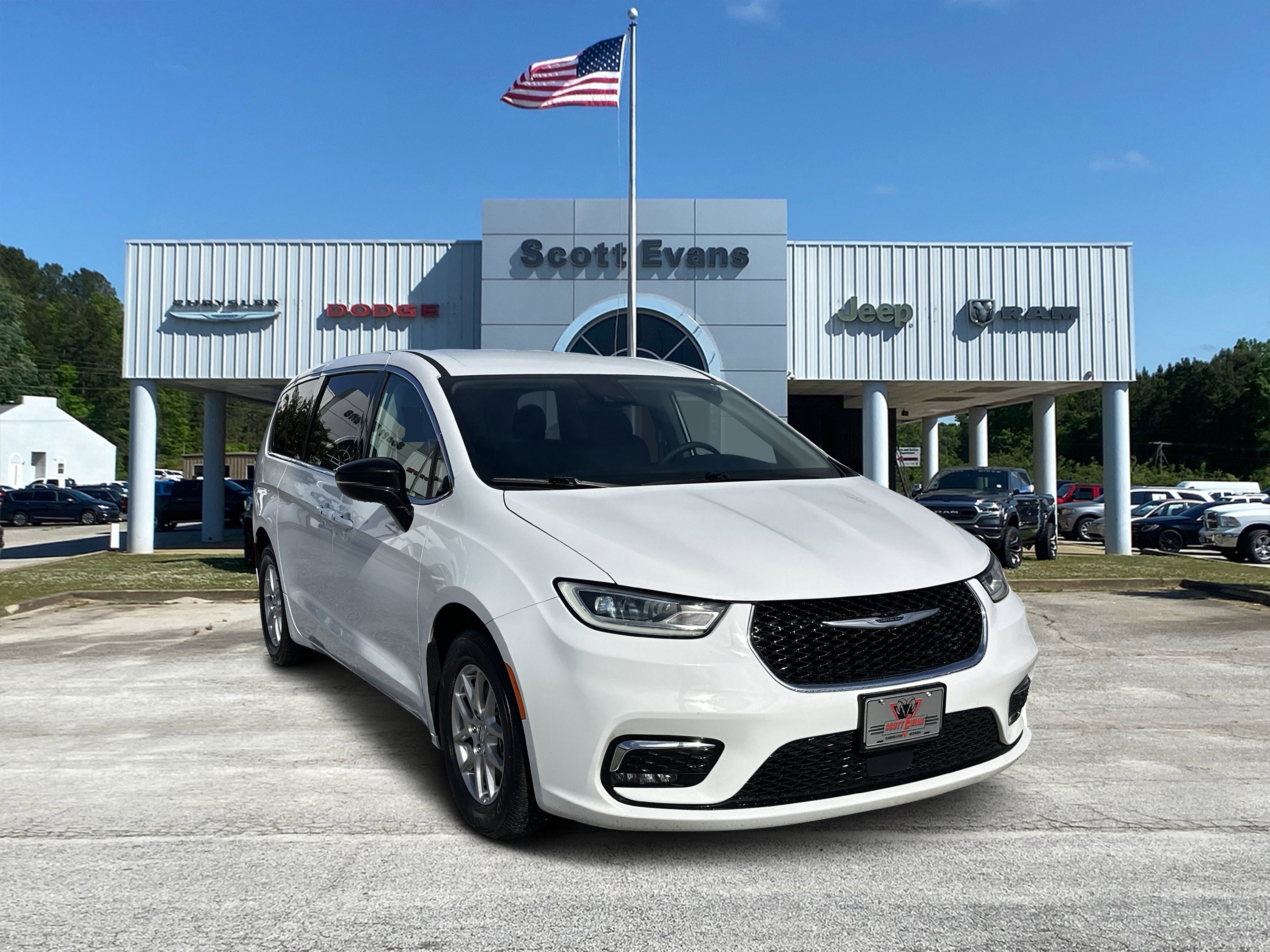 2024 Chrysler Pacifica Touring L's photo