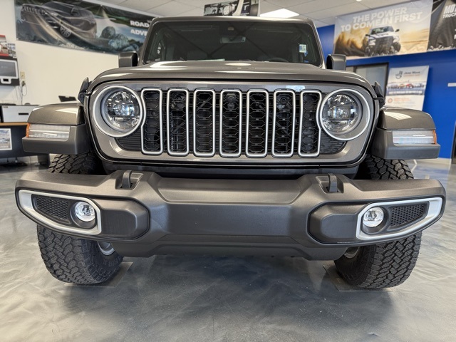 2024 Jeep Wrangler Sahara photo 2