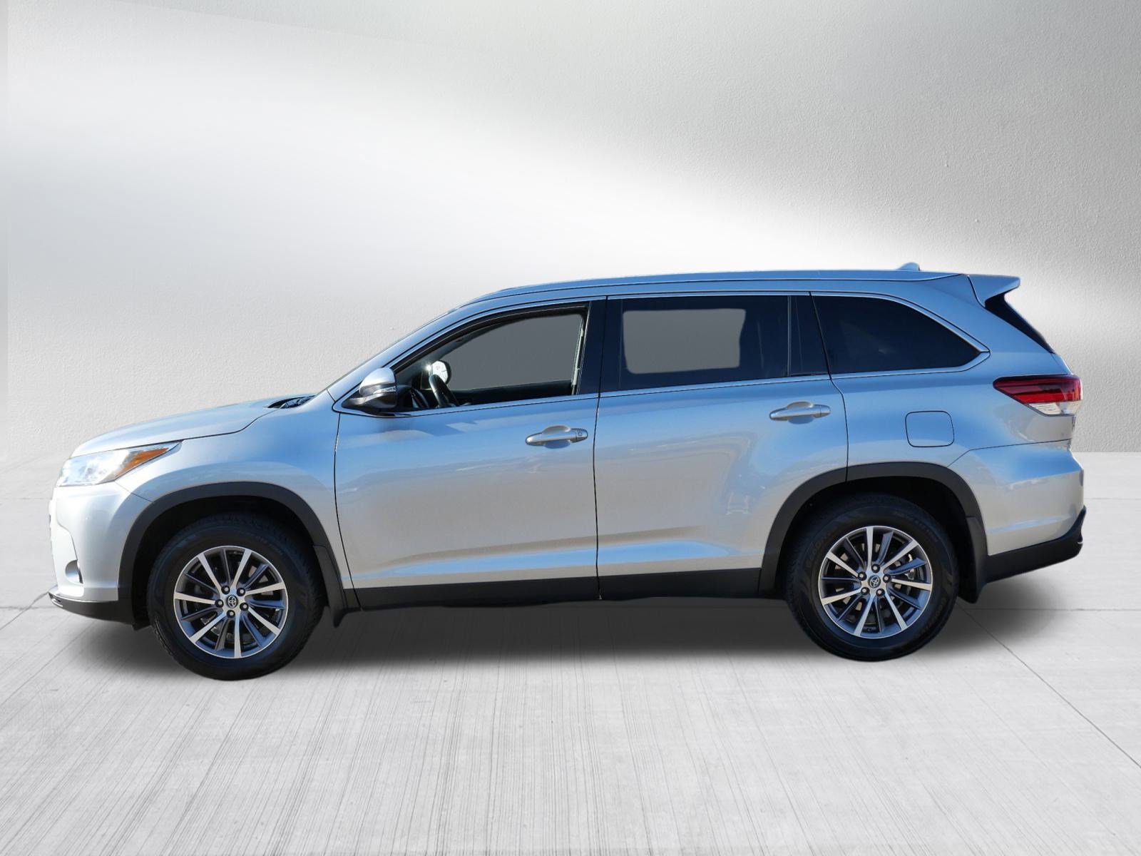 2019 Toyota Highlander SE XLE photo 4