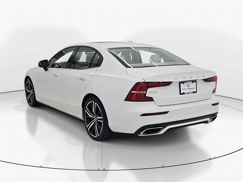 2022 Volvo S60 Recharge T8 R-Design Expression photo 7