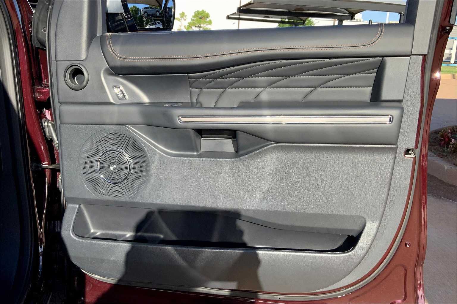 2024 Ford Expedition Platinum photo 19