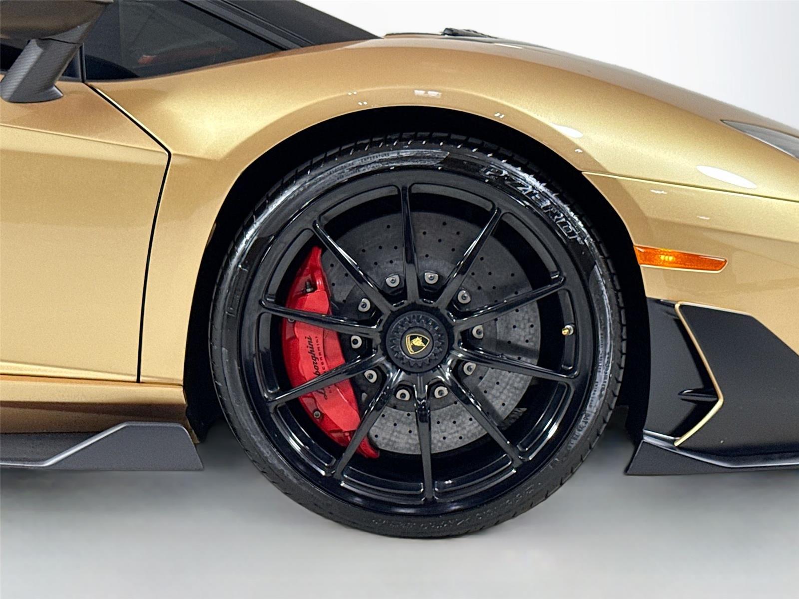 2019 Lamborghini Aventador SVJ photo 32