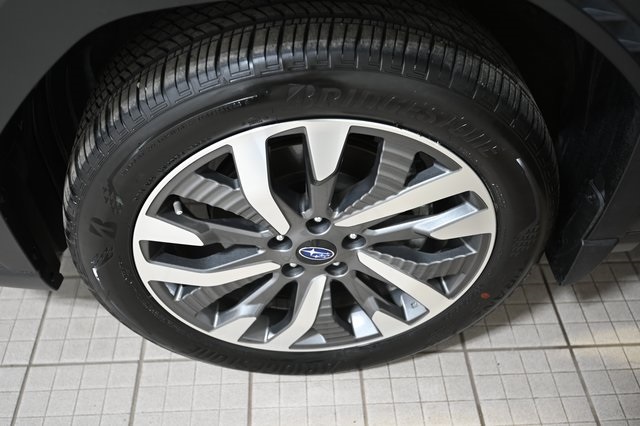 2025 Subaru Forester Touring photo 10