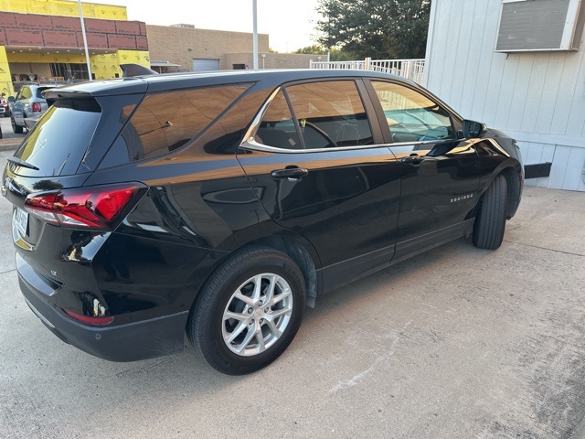2022 Chevrolet Equinox LT photo 3