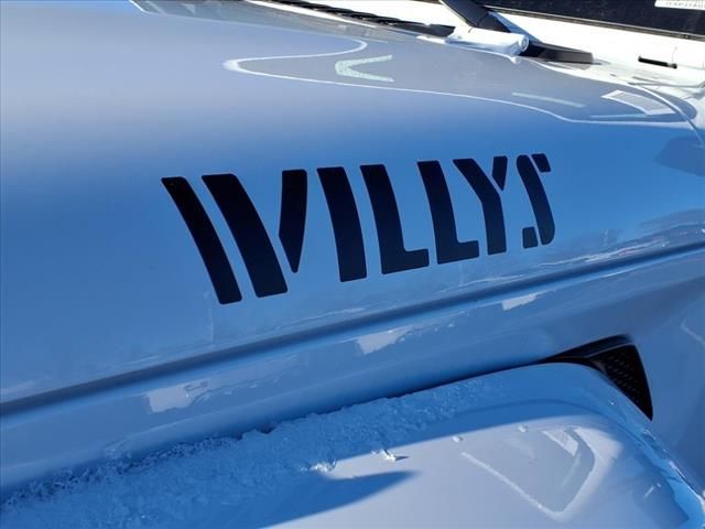 2025 Jeep Gladiator Willys photo 17