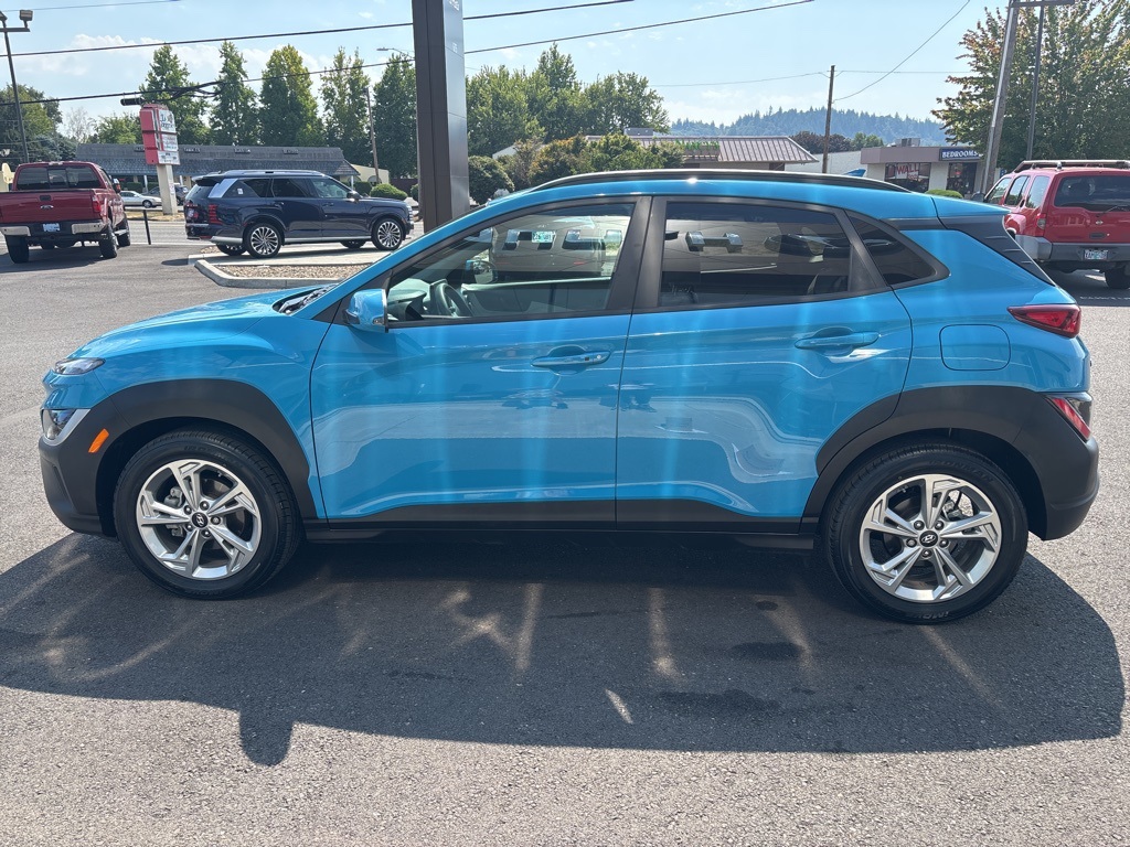 2023 Hyundai Kona SEL photo 2