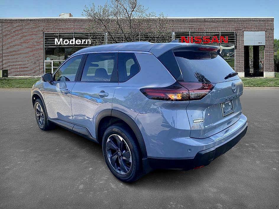 2026 Nissan Rogue SV photo 2