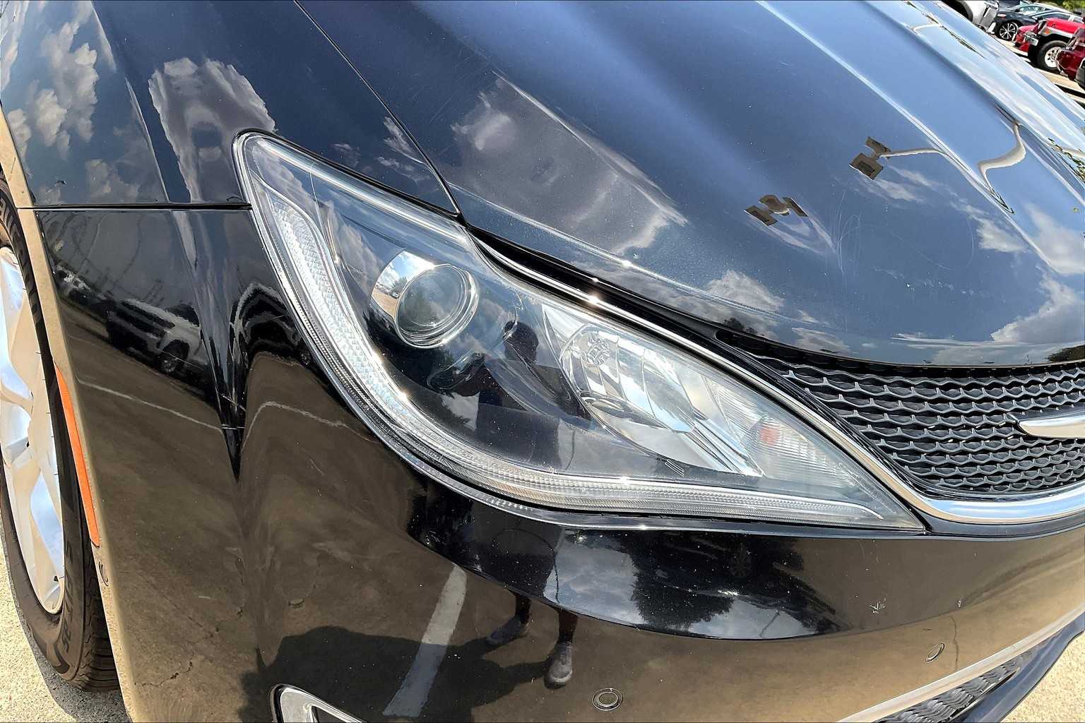 2020 Chrysler Pacifica Touring Plus photo 24
