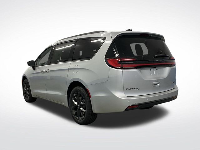 2026 Chrysler Pacifica photo 3