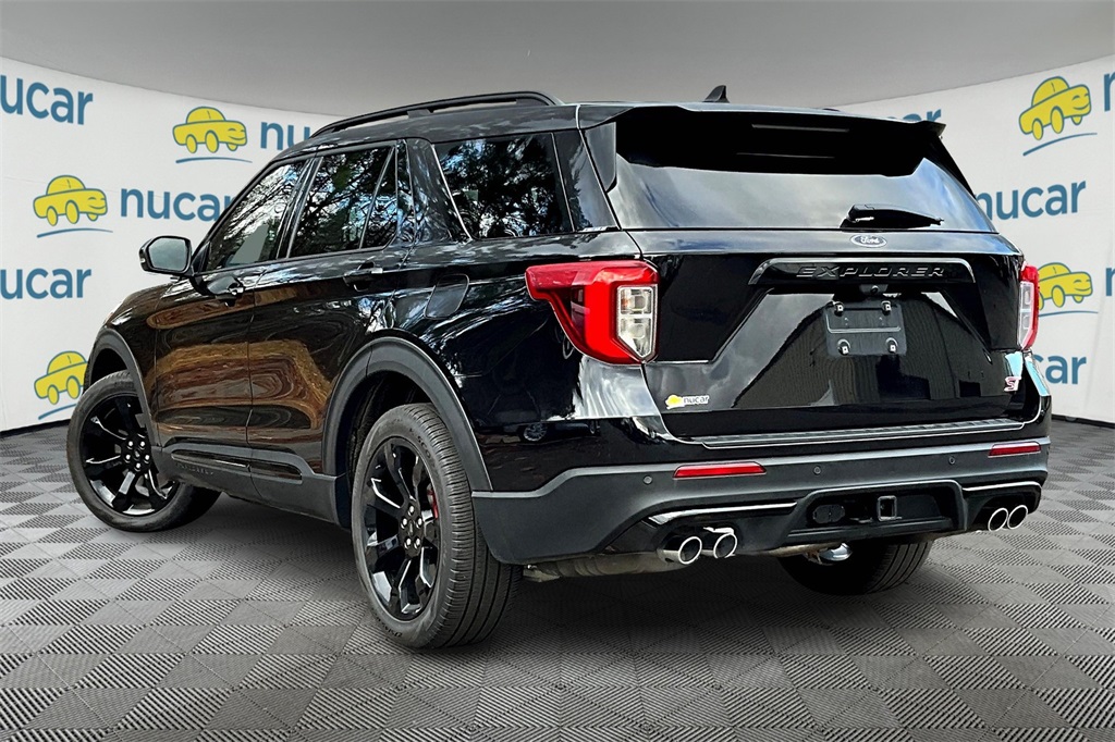 2023 Ford Explorer ST photo 2