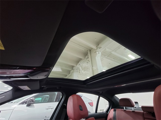 2025 Bmw 330i photo 23