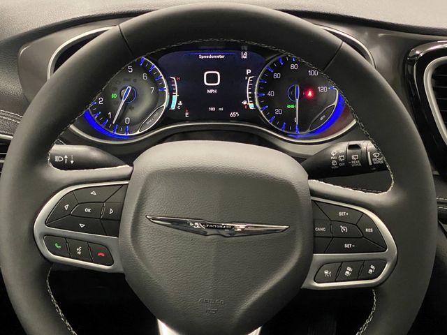 2026 Chrysler Pacifica photo 15