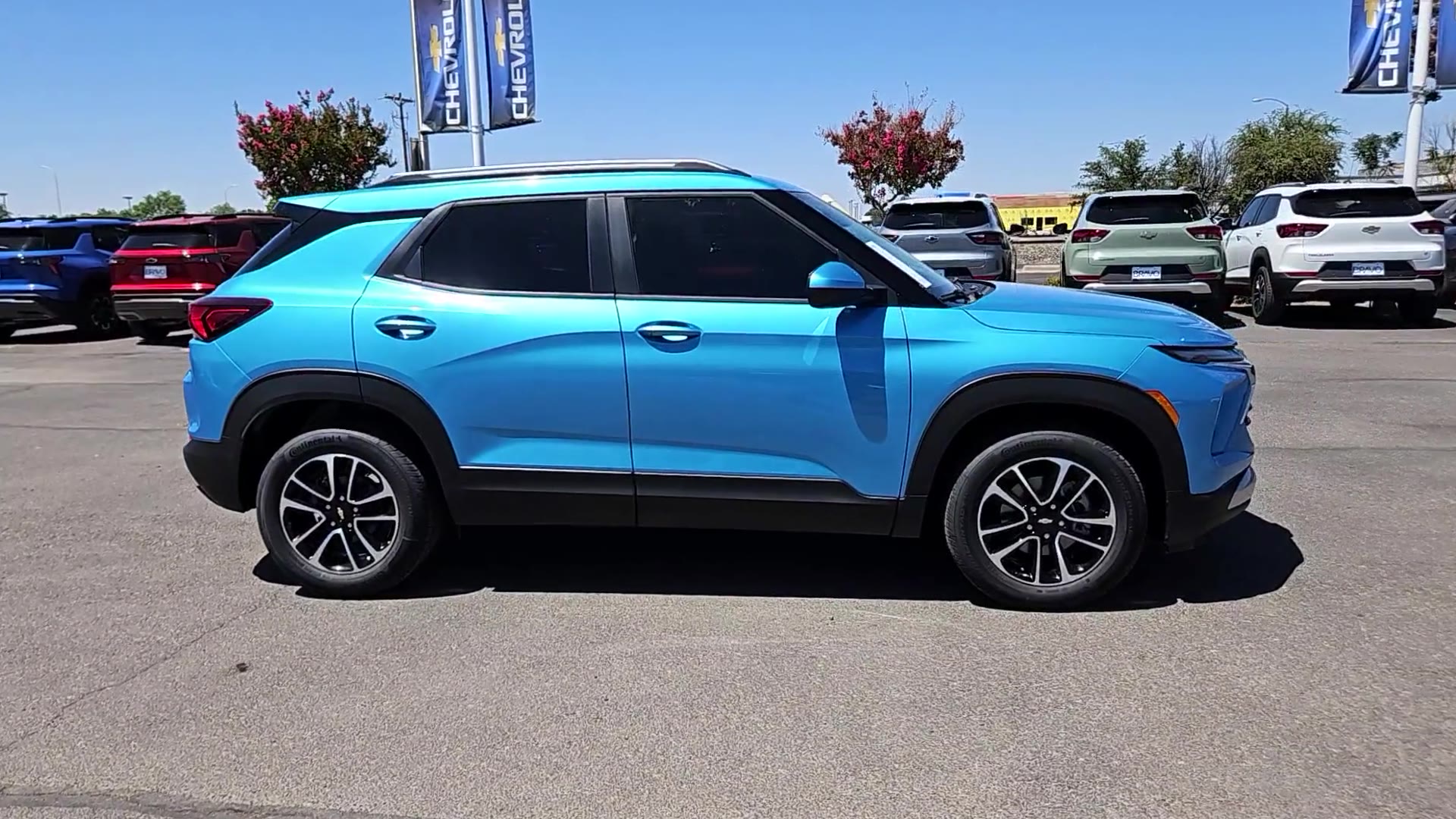 2026 Chevrolet Trailblazer LT photo 2