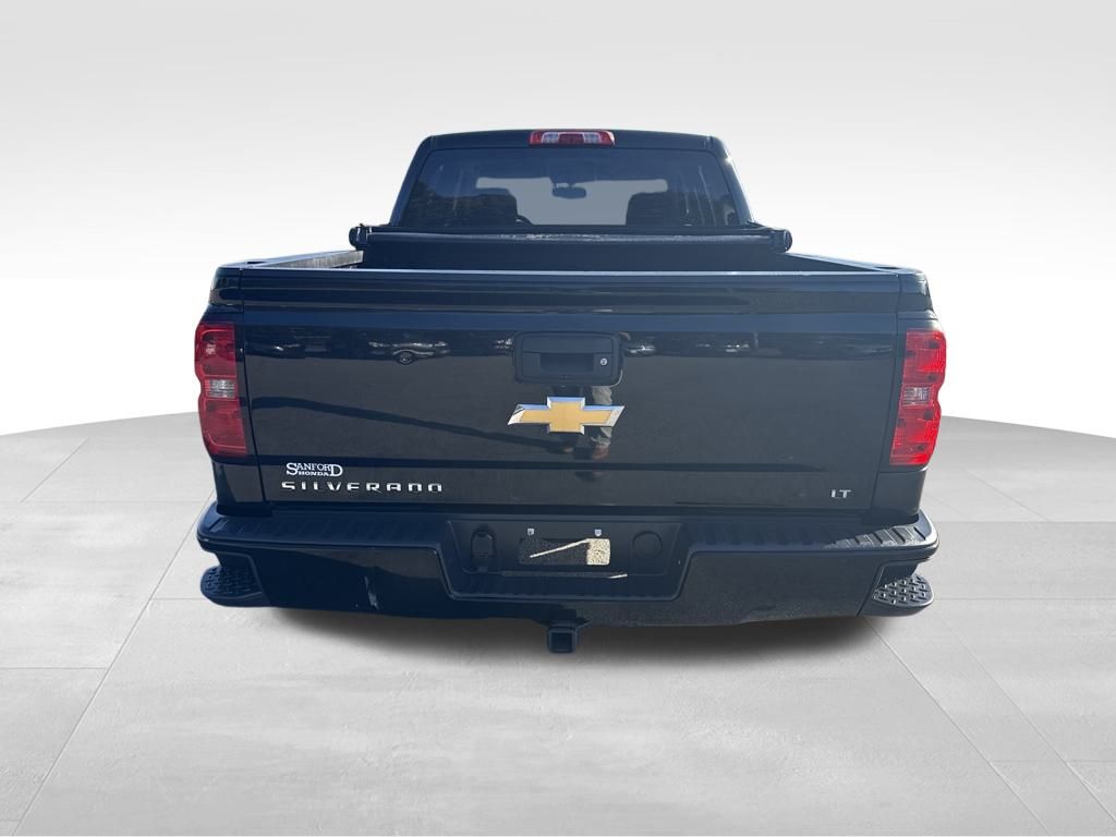 2018 Chevrolet Silverado 1500 LT photo 4