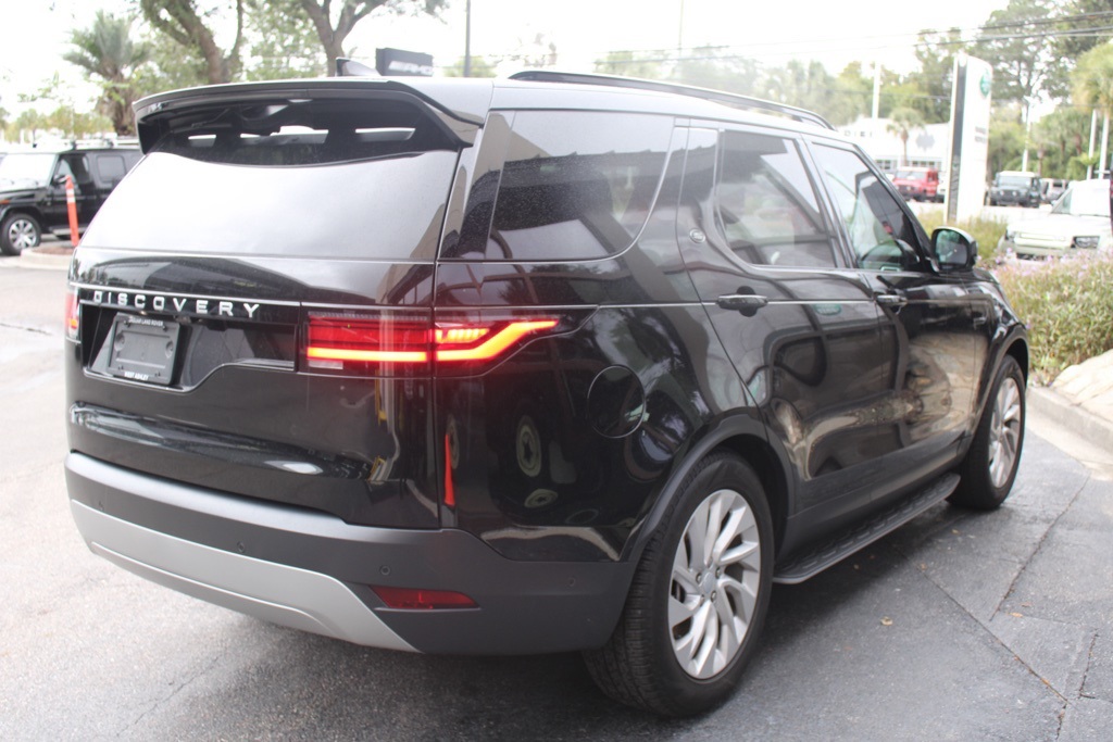 2025 Land Rover Discovery P300 S photo 4