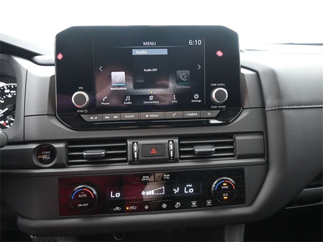 2025 Nissan Pathfinder S photo 3