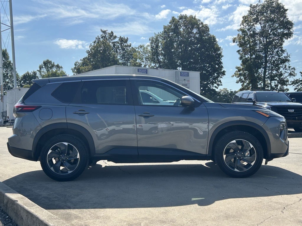 2024 Nissan Rogue SV photo 5
