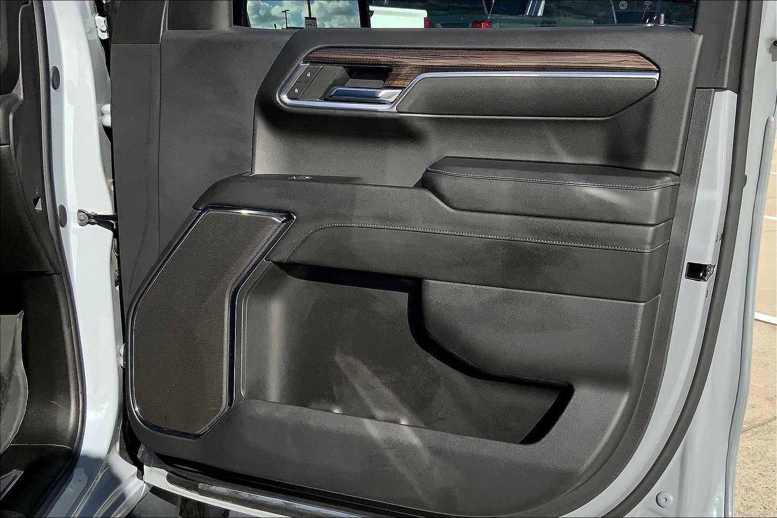 2024 Chevrolet Silverado RST photo 20